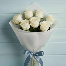 Букет 7 Белых роз Эдлесс Лав в Розовке