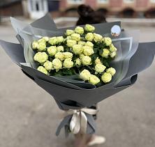Букет Белые кустовые розы Солинеро в Розовке