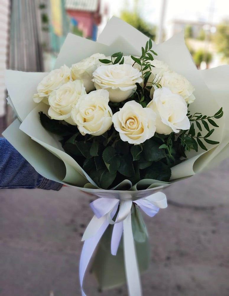 Букет Белые розы Проуд в Розовке