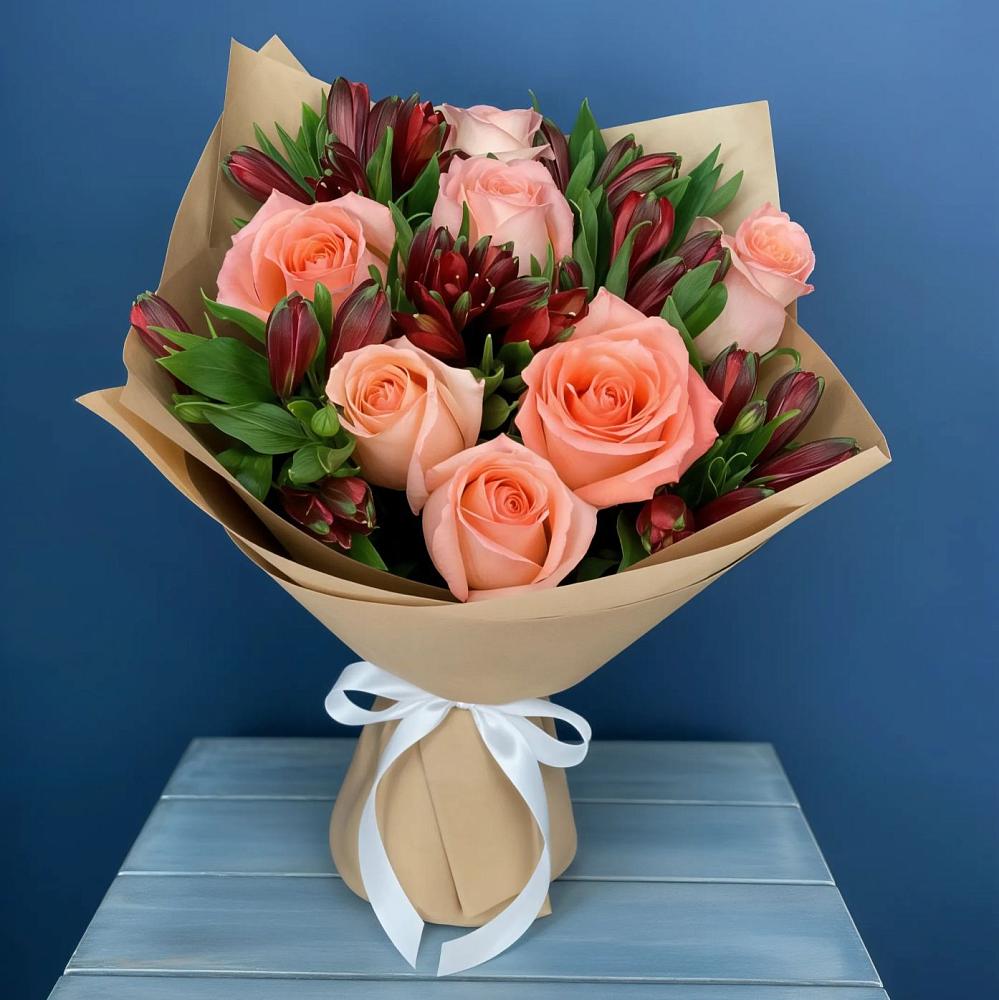 Букет цветов из: Розы и Альстромерии в Розовке